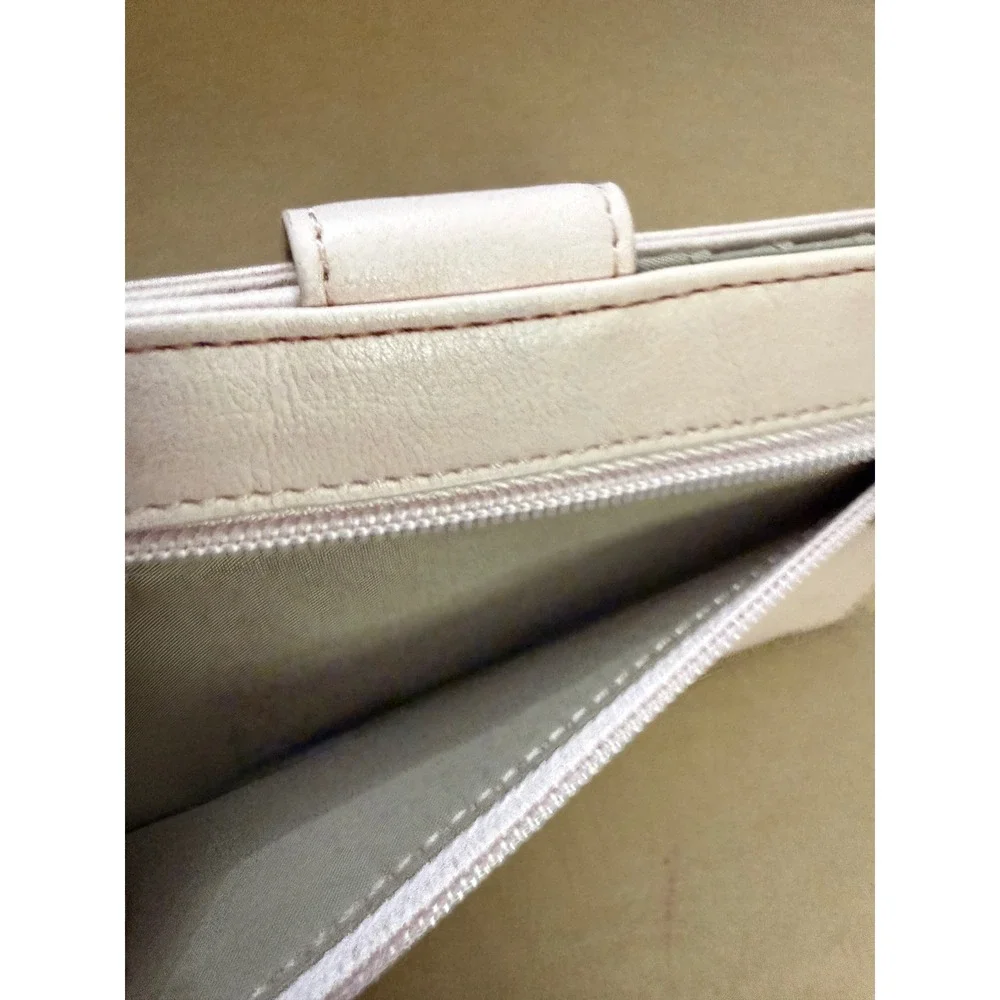 Relic bifold wallet